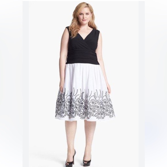 J.R. Notes by Carol Lin black ivory tan embroidered V cleavage full dress Sz 16 - Picture 9 of 9